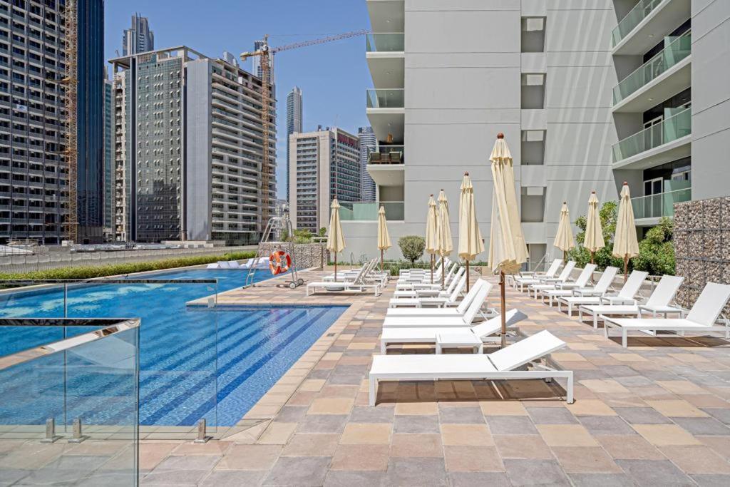 Alluring 1 Bd Apartment In Business Bay With Burj Khalifa View Dubai Esterno foto